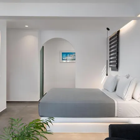 Lymarou Collection Aparthotel 4*