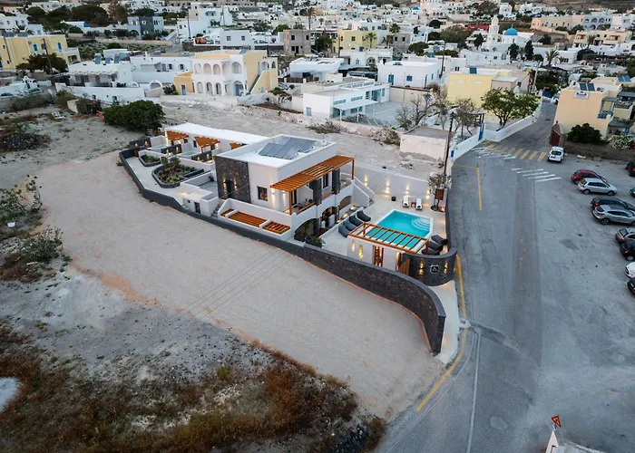 Lymarou Collection Aparthotel 4*