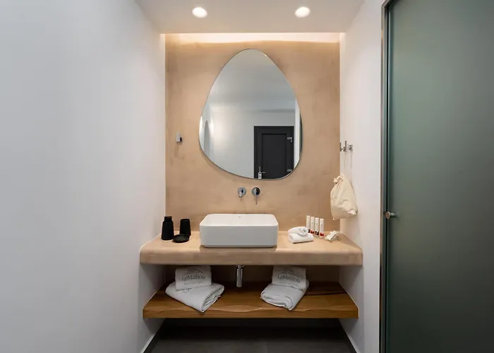 Lymarou Collection Aparthotel 4*