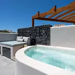 Lejlighedshotel Lymarou Collection