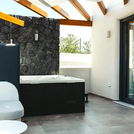 Lymarou Collection Aparthotel *