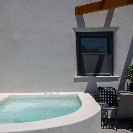 Lymarou Collection Aparthotel 4*