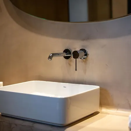 Lymarou Collection Aparthotel 4*