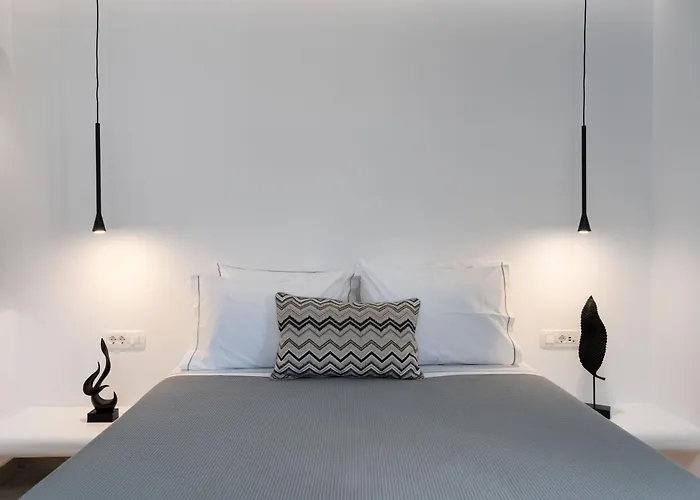 Lymarou Collection ميغالوخوري